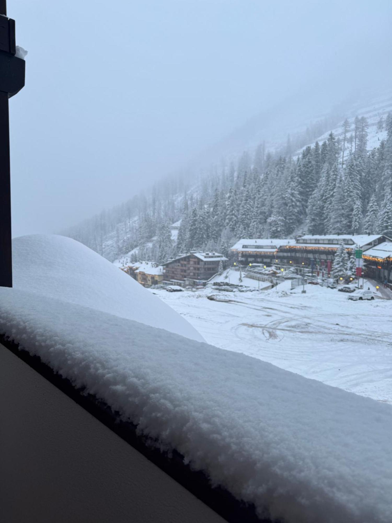 Ski Lodge Pampeago Tesero Exterior photo