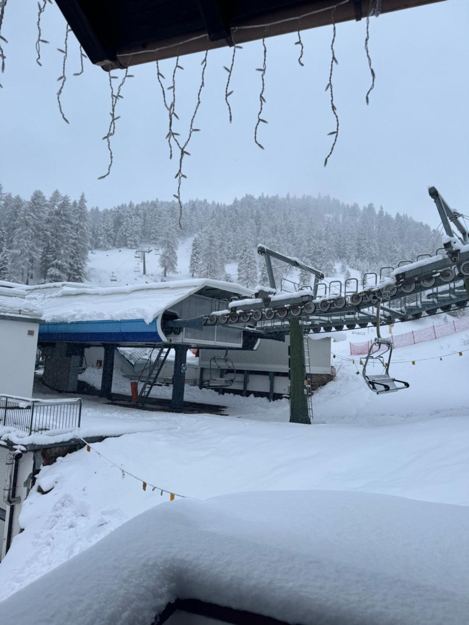 Ski Lodge Pampeago Tesero Exterior photo