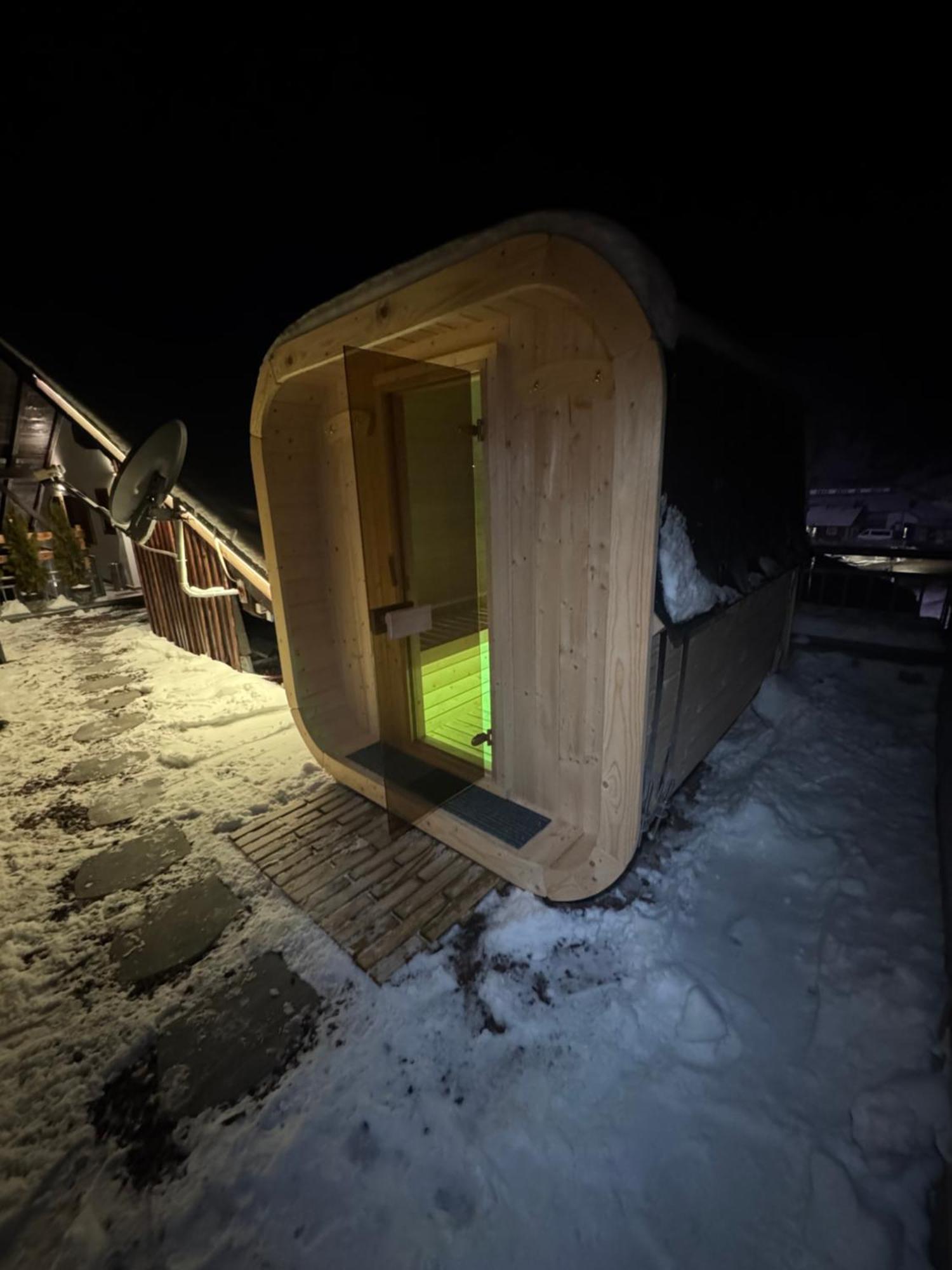 Ski Lodge Pampeago Tesero Exterior photo